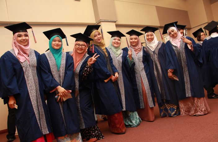 Alumni3.jpg